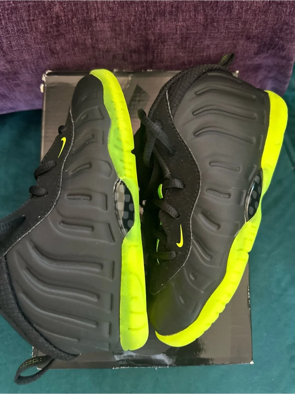 Foamposits lil’ posits Kids Black and Neon Green Athletic Shoes